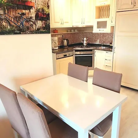 Goldcity De Deniz-doga Manzarali Villa, Isitmali Havuz,sauna,fitness ,fiber Wifi Villa Alanya