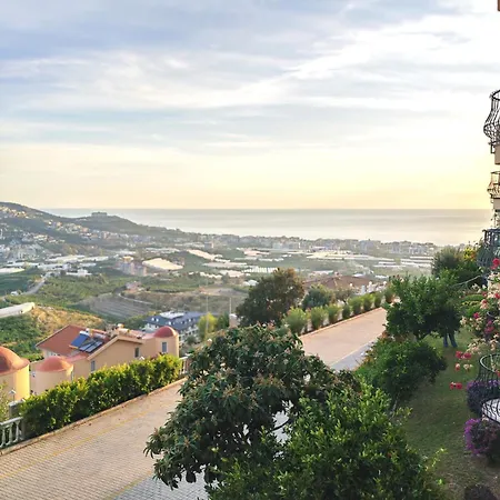 别墅 Goldcity De Deniz-doga Manzarali Villa, Isitmali Havuz,sauna,fitness ,fiber Wifi