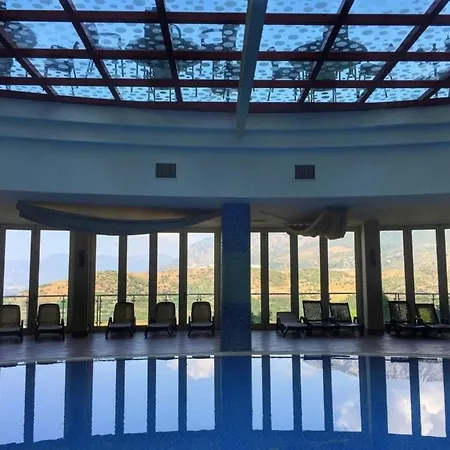 Goldcity De Deniz-doga Manzarali Villa, Isitmali Havuz,sauna,fitness ,fiber Wifi 阿拉尼亚