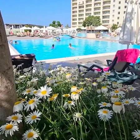 Goldcity De Deniz-doga Manzarali Villa, Isitmali Havuz,sauna,fitness ,fiber Wifi 别墅 阿拉尼亚