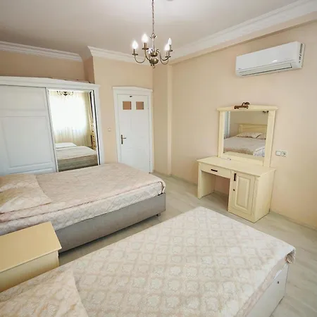 Goldcity De Deniz-doga Manzarali Villa, Isitmali Havuz,sauna,fitness ,fiber Wifi וילה אלאניה