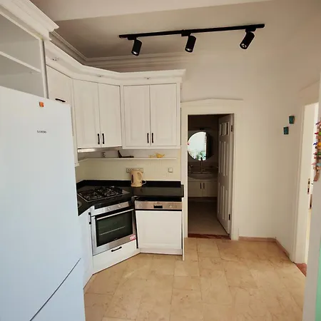 Villa Goldcity De Deniz-doga Manzarali Villa, Isitmali Havuz,sauna,fitness ,fiber Wifi *