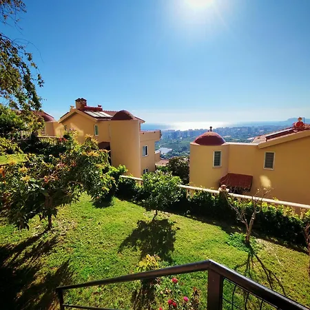 Villa Goldcity De Deniz-doga Manzarali Villa, Isitmali Havuz,sauna,fitness ,fiber Wifi Alanya